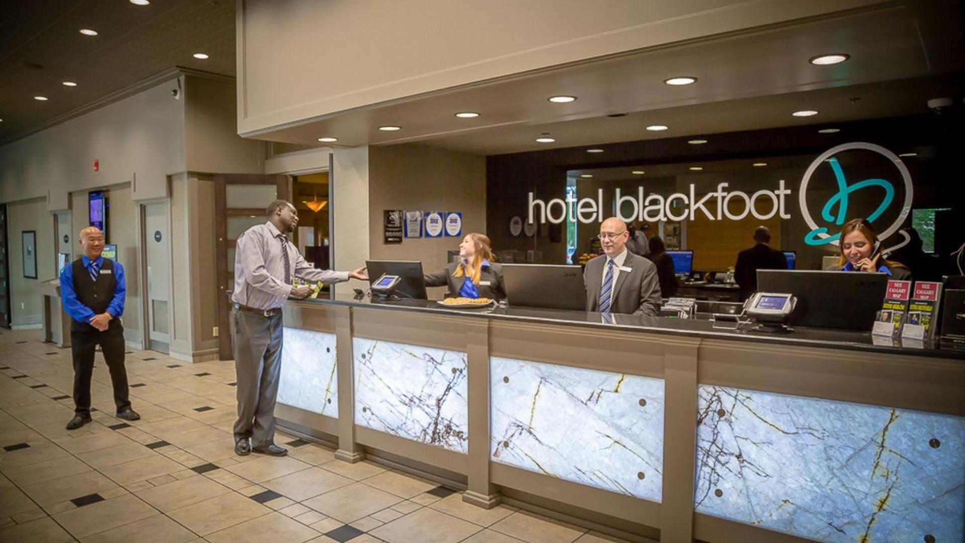 Hotel Blackfoot YYC Buitenkant foto