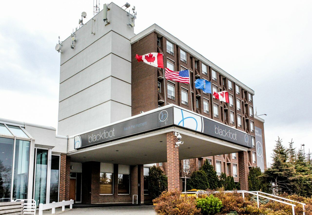 Hotel Blackfoot YYC Buitenkant foto